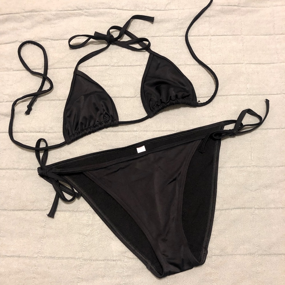 Victoria’s Secret (VS) string bikini